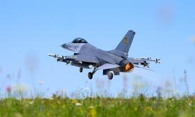 Hoài nghi với khóa đào tạo phi công Ukraine sau vụ rơi F-16  第1张