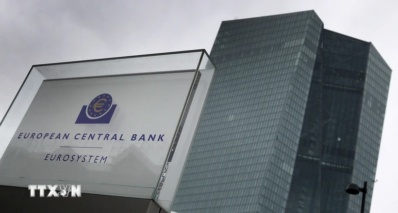  Chuyên gia kinh tế của ECB khuyến nghị lộ trình cắt giảm lãi suất 