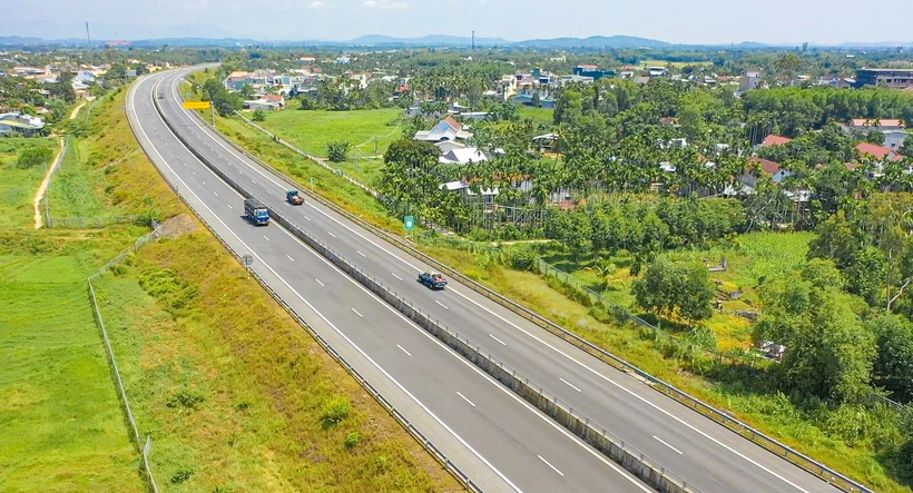  Sẽ sửa chữa triệt để hư hỏng hằn lún mặt đường cao tốc Đà Nẵng-Quảng Ngãi 第1张