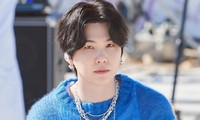  Suga (BTS) cúi đầu xin lỗi 