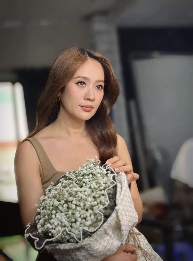  Showbiz 26/8: Phương Anh Đào muốn bỏ nghề 