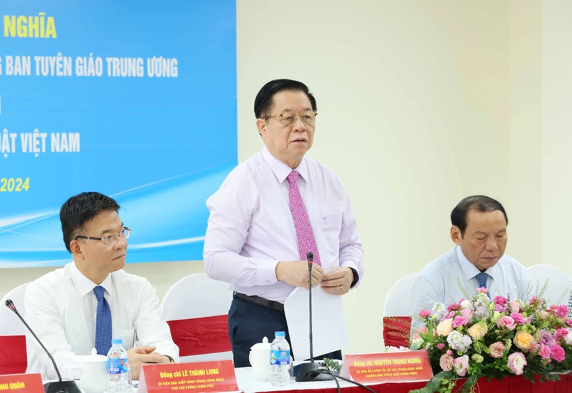  &apos;Phải lan tỏa các tác phẩm văn học nghệ thuật chất lượng tới bạn bè quốc tế&apos; 