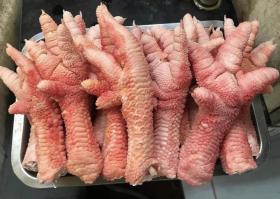 Na Việt giá đắt 250.000 đồng/kg, nho Trung Quốc chỉ 20.000 đồng/kg