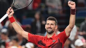 Djokovic lần thứ 10 vào tứ kết Thượng Hải Masters 