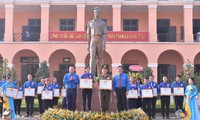  Tuyên dương Thanh niên tiên tiến làm theo lời Bác và trao giải &apos;Sao vàng cao su&apos; 