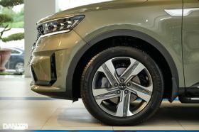 Ngoài &quot;ăn xăng như ngửi&quot;, Kia Sorento PHEV có gì khi đắt gần bằng GLC 200